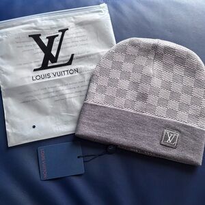 Louis Vuitton Textured Gray Knit Hat